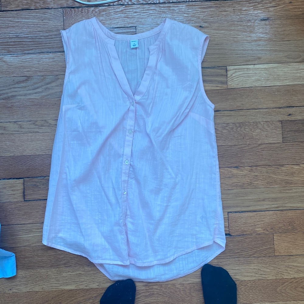 Light pink sleeveless button down